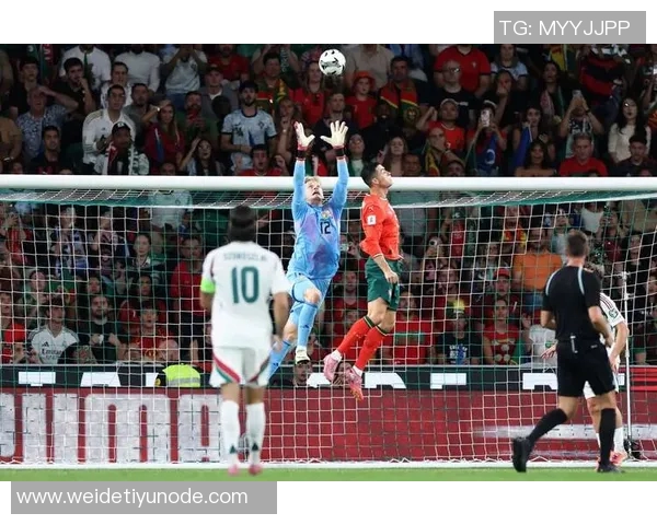 葡萄牙体育遭遇双重困扰飞机晚点抵达那不勒斯后遭烟花干扰 葡萄牙体育遭遇双重困扰飞机晚点抵达那不勒斯后遭烟花干扰