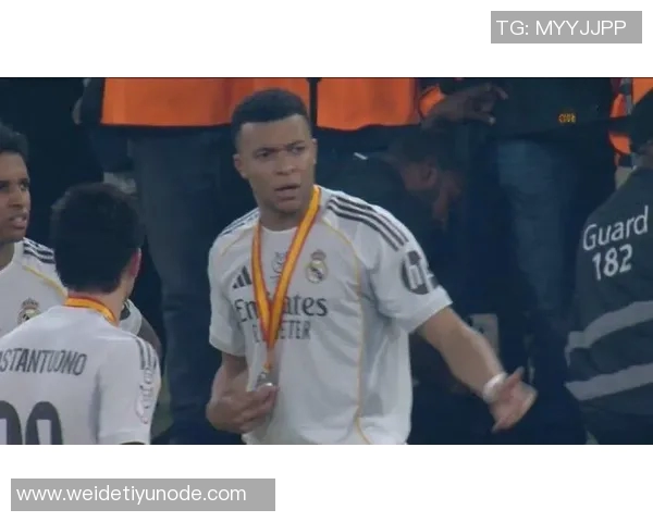 独立摄像机揭示姆巴佩场上言语抱怨对手拖延时间及补时不足问题 独立摄像机揭示姆巴佩场上言语抱怨对手拖延时间及补时不足问题